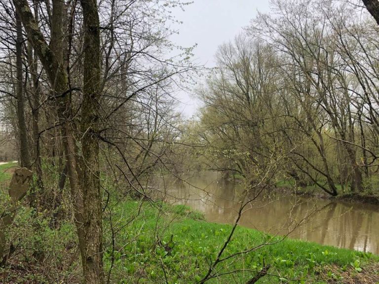 Busy day along the towpath in Canal Fulton!