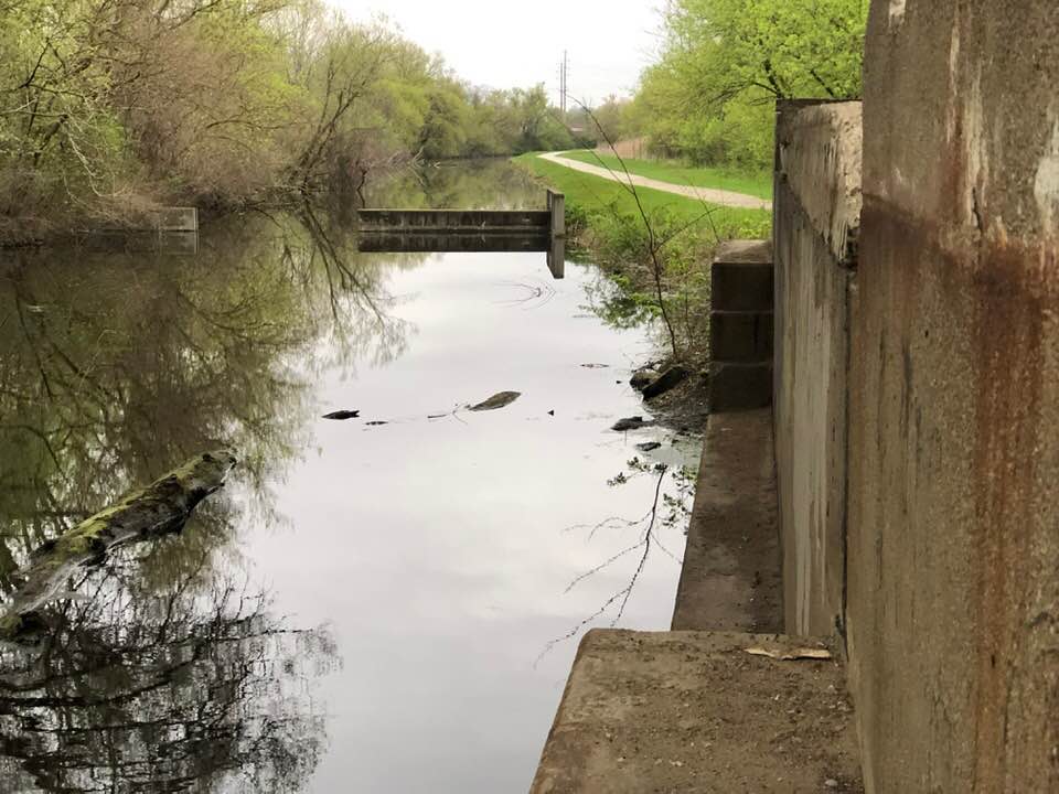 bridge
water
townpath
