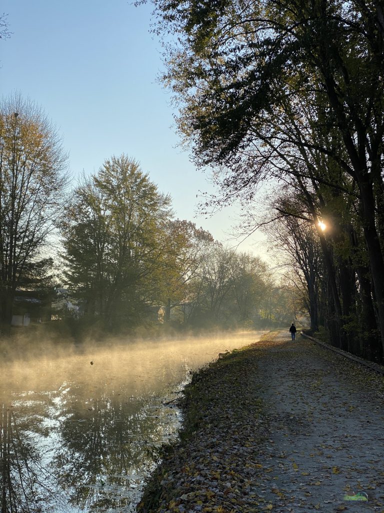 Image of kenmore towpath next to foggy river in the morning