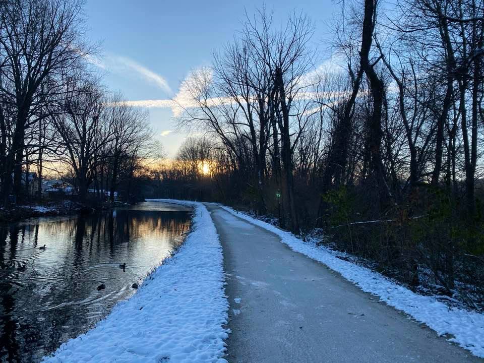 Sunrise over the towpath in the snow